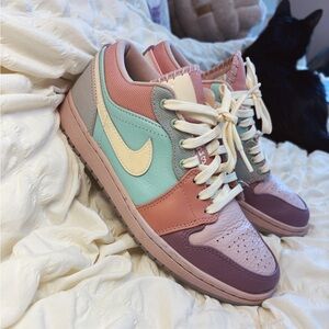 Jordan 1 Low Easter pastel Nike dunks! men’s 6 Women’s 7.5
